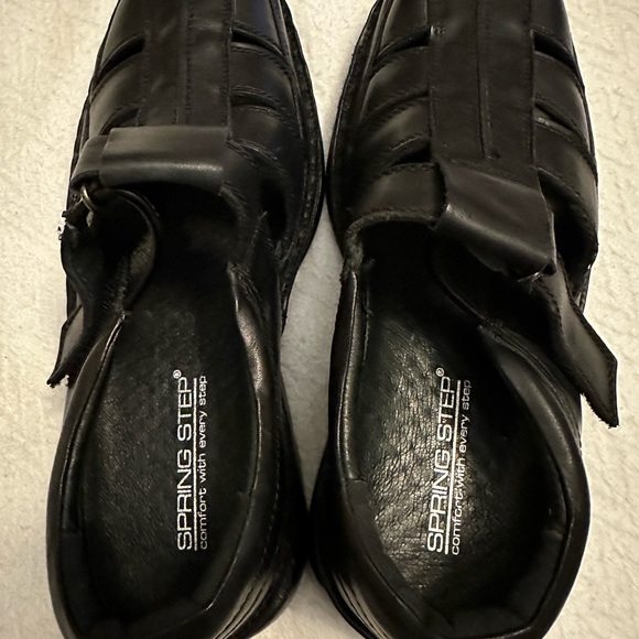 Spring Step Sandals - Picture 4 of 5